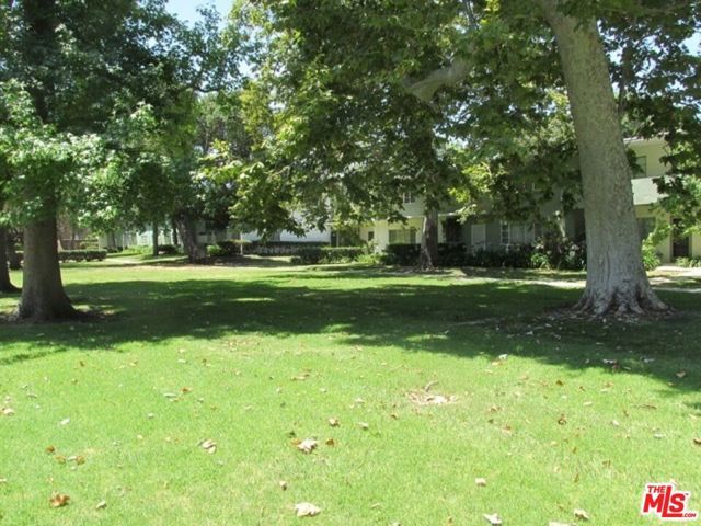 5176 Village, Los Angeles, CA 90016