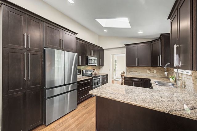 2010 Sunny Side Dr, Brentwood, TN 37027