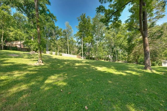 2010 Sunny Side Dr, Brentwood, TN 37027