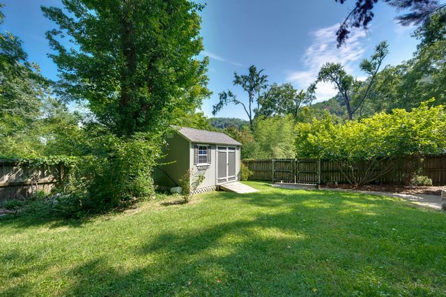 2010 Sunny Side Dr, Brentwood, TN 37027
