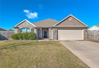 2902 S 6th Street, Rogers, AR 72758