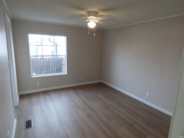 1140 Hawthorne Avenue, Frankfort, IN 46041