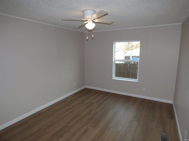 1140 Hawthorne Avenue, Frankfort, IN 46041