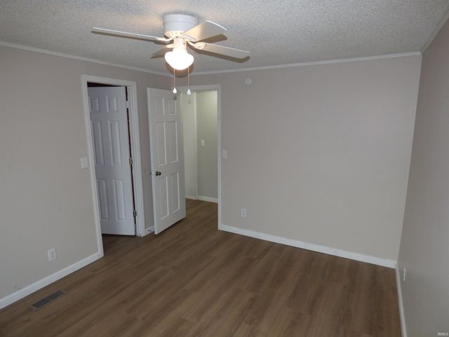 1140 Hawthorne Avenue, Frankfort, IN 46041