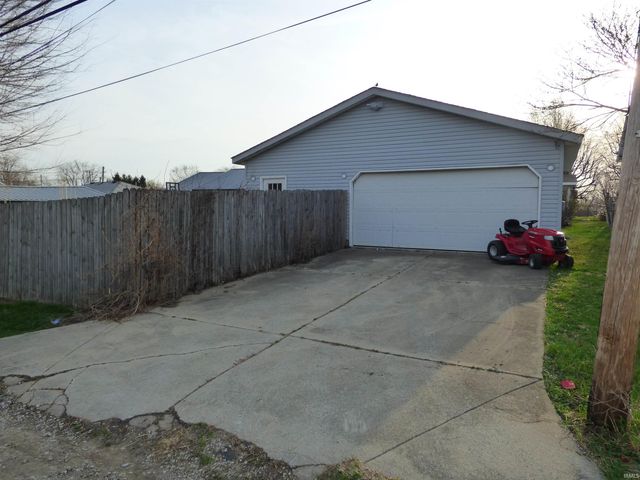 1140 Hawthorne Avenue, Frankfort, IN 46041