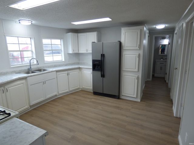 1140 Hawthorne Avenue, Frankfort, IN 46041