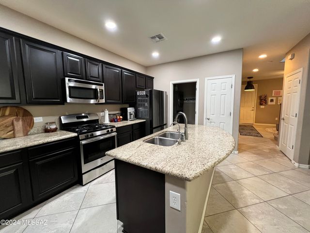 12945 N Indian Palms Drive, Tucson, AZ 85755