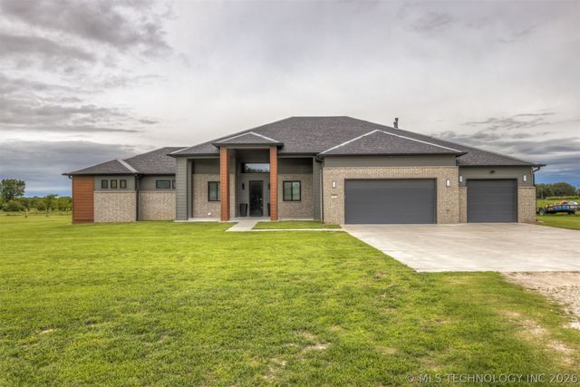 19912 E 126th Street N, Collinsville, OK 74021