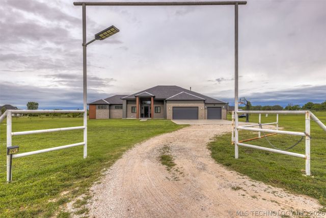 19912 E 126th Street N, Collinsville, OK 74021