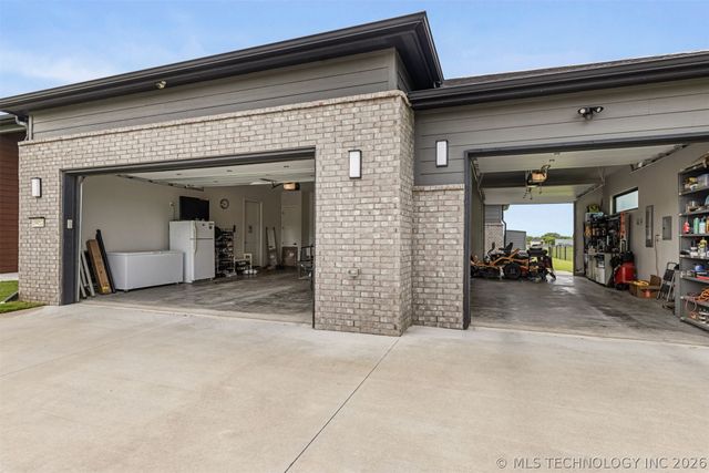 19912 E 126th Street N, Collinsville, OK 74021