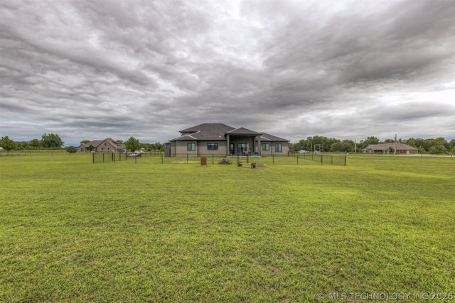 19912 E 126th Street N, Collinsville, OK 74021
