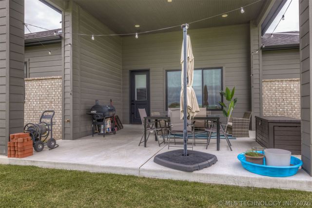 19912 E 126th Street N, Collinsville, OK 74021