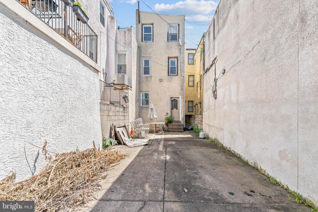 1304 S 10TH ST, PHILADELPHIA, PA 19147 — photo 4