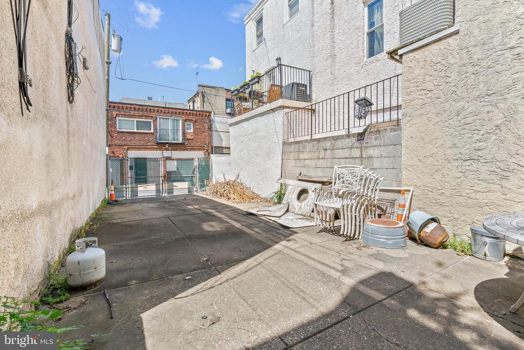 1304 S 10TH ST, PHILADELPHIA, PA 19147 — photo 5