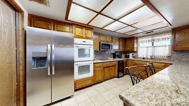 7908 Kimberly Avenue, Bakersfield, CA 93308