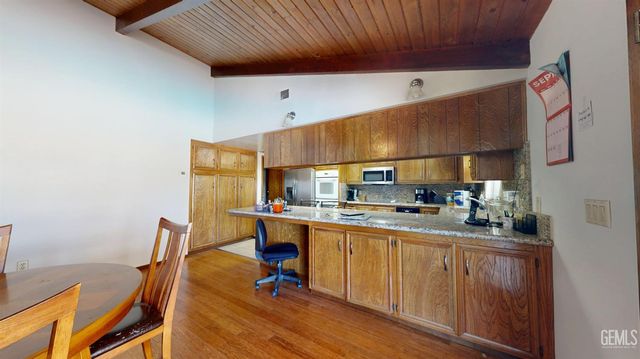 7908 Kimberly Avenue, Bakersfield, CA 93308