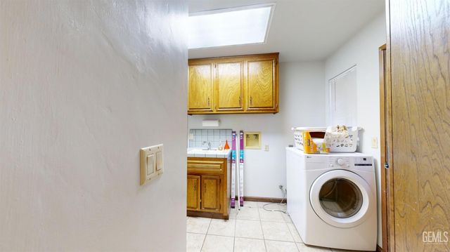 7908 Kimberly Avenue, Bakersfield, CA 93308