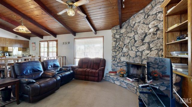 7908 Kimberly Avenue, Bakersfield, CA 93308
