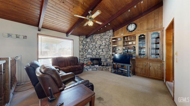 7908 Kimberly Avenue, Bakersfield, CA 93308