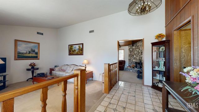 7908 Kimberly Avenue, Bakersfield, CA 93308