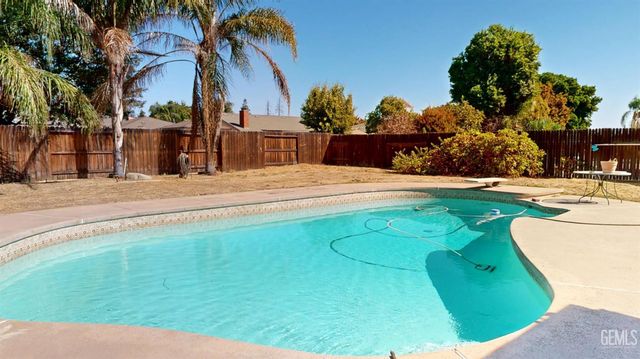 7908 Kimberly Avenue, Bakersfield, CA 93308