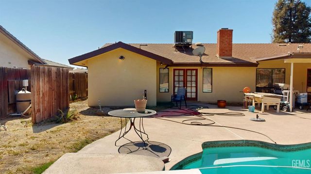 7908 Kimberly Avenue, Bakersfield, CA 93308