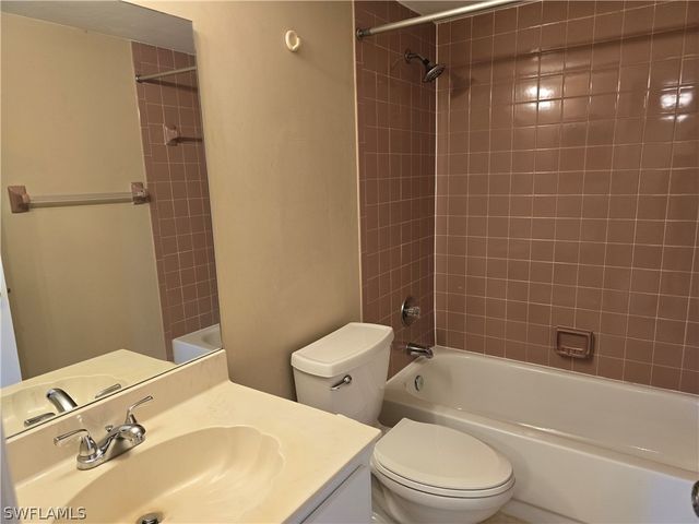 2656 Kings Lake BLVD 7-101, Naples, FL 34112