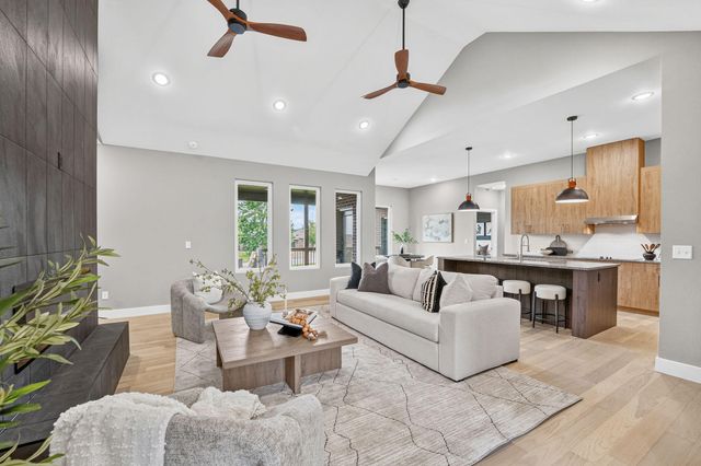 5048 E Swale Court, Springfield, MO 65802
