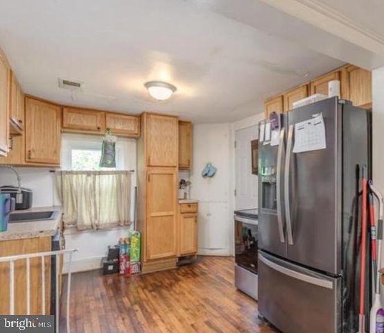 131 S MASSANUTEN ST, Strasburg, VA 22657