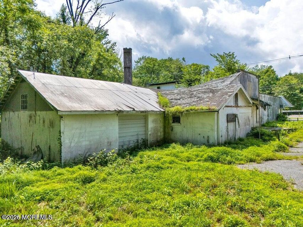 465 Lakewood Farmingdale Road, Howell, NJ 07731