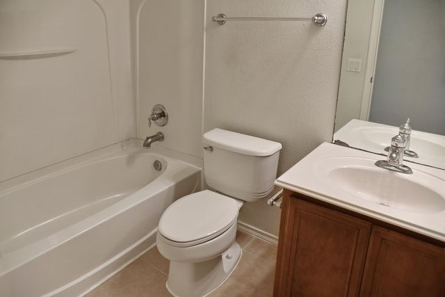 13600 Breton Ridge Street 4B, Houston, TX 77070