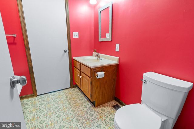 17613 KIRK LN, Rockville, MD 20853