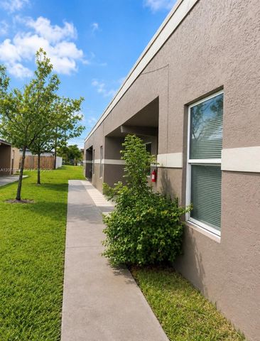 272 SW 3rd Street A-D, Deerfield Beach, FL 33441