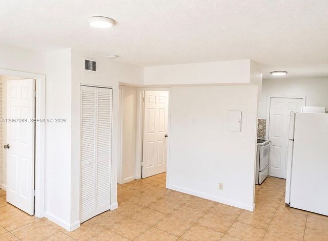 272 SW 3rd Street A-D, Deerfield Beach, FL 33441