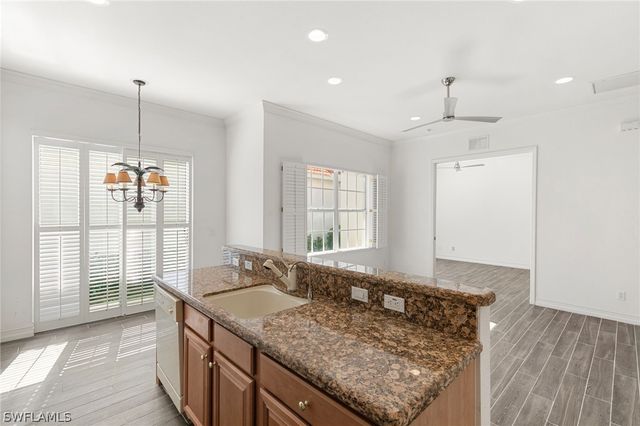 151 Vista LN, Naples, FL 34119