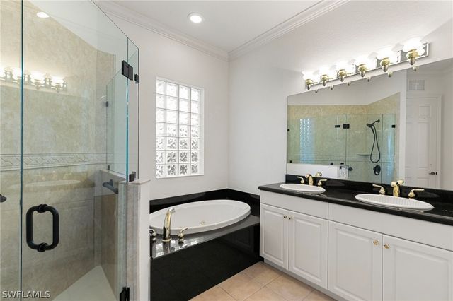 151 Vista LN, Naples, FL 34119