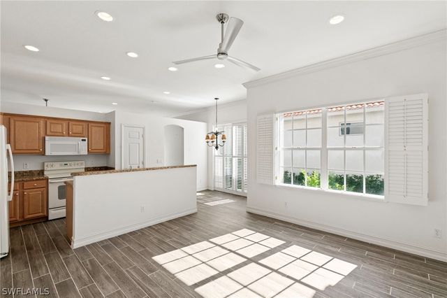 151 Vista LN, Naples, FL 34119