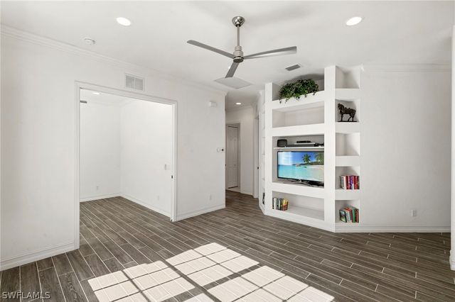 151 Vista LN, Naples, FL 34119