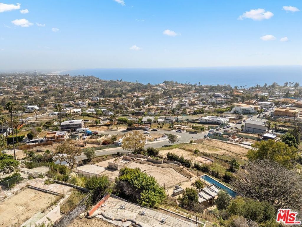 827 Lachman Lane, Pacific Palisades, CA 90272 — exterior
