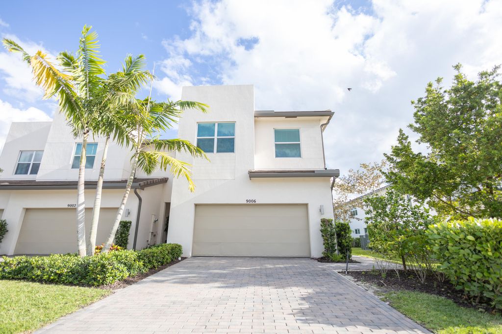 9006 Zevon Court, Wellington, FL 33467