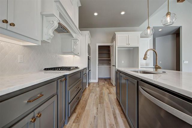 623 Siena Springs Drive, Norman, OK 73071