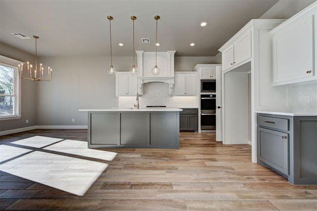 623 Siena Springs Drive, Norman, OK 73071