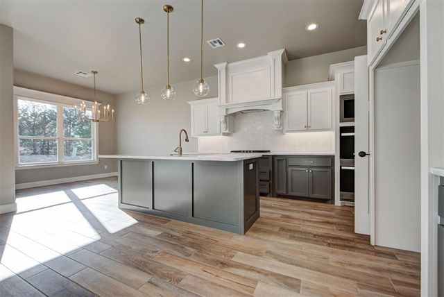 623 Siena Springs Drive, Norman, OK 73071