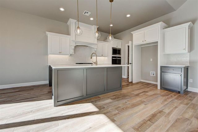 623 Siena Springs Drive, Norman, OK 73071