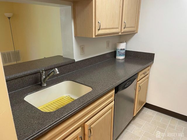 911 Ravens Crest Drive, Plainsboro, NJ 08536