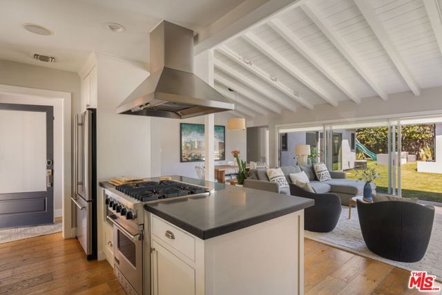 12701 Dewey Street, Los Angeles, CA 90066