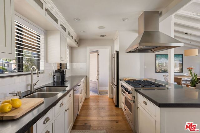 12701 Dewey Street, Los Angeles, CA 90066