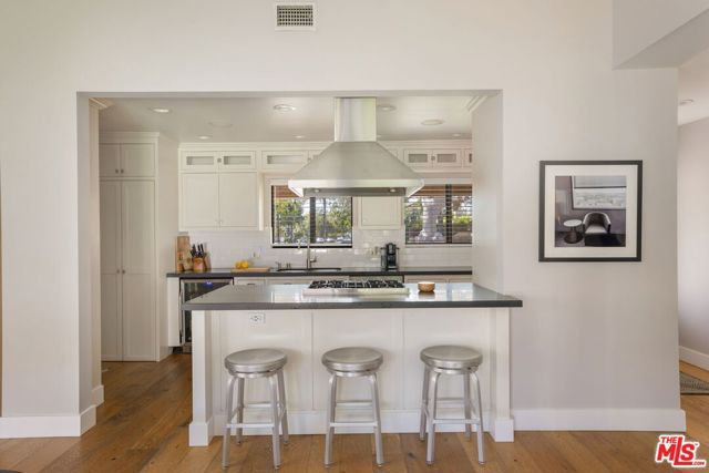 12701 Dewey Street, Los Angeles, CA 90066