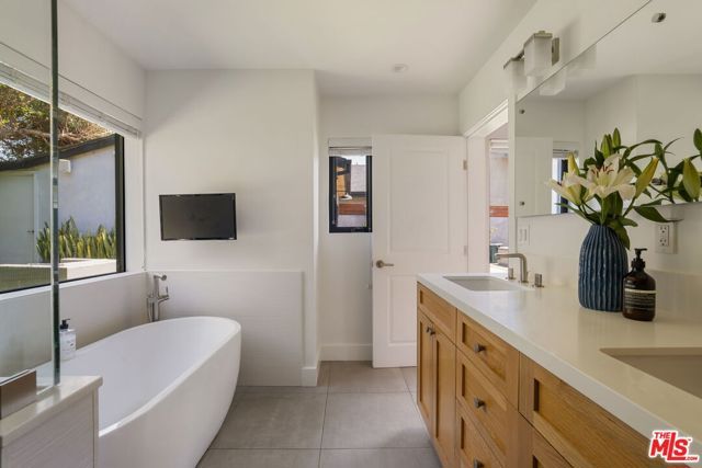12701 Dewey Street, Los Angeles, CA 90066