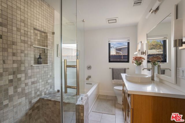 12701 Dewey Street, Los Angeles, CA 90066